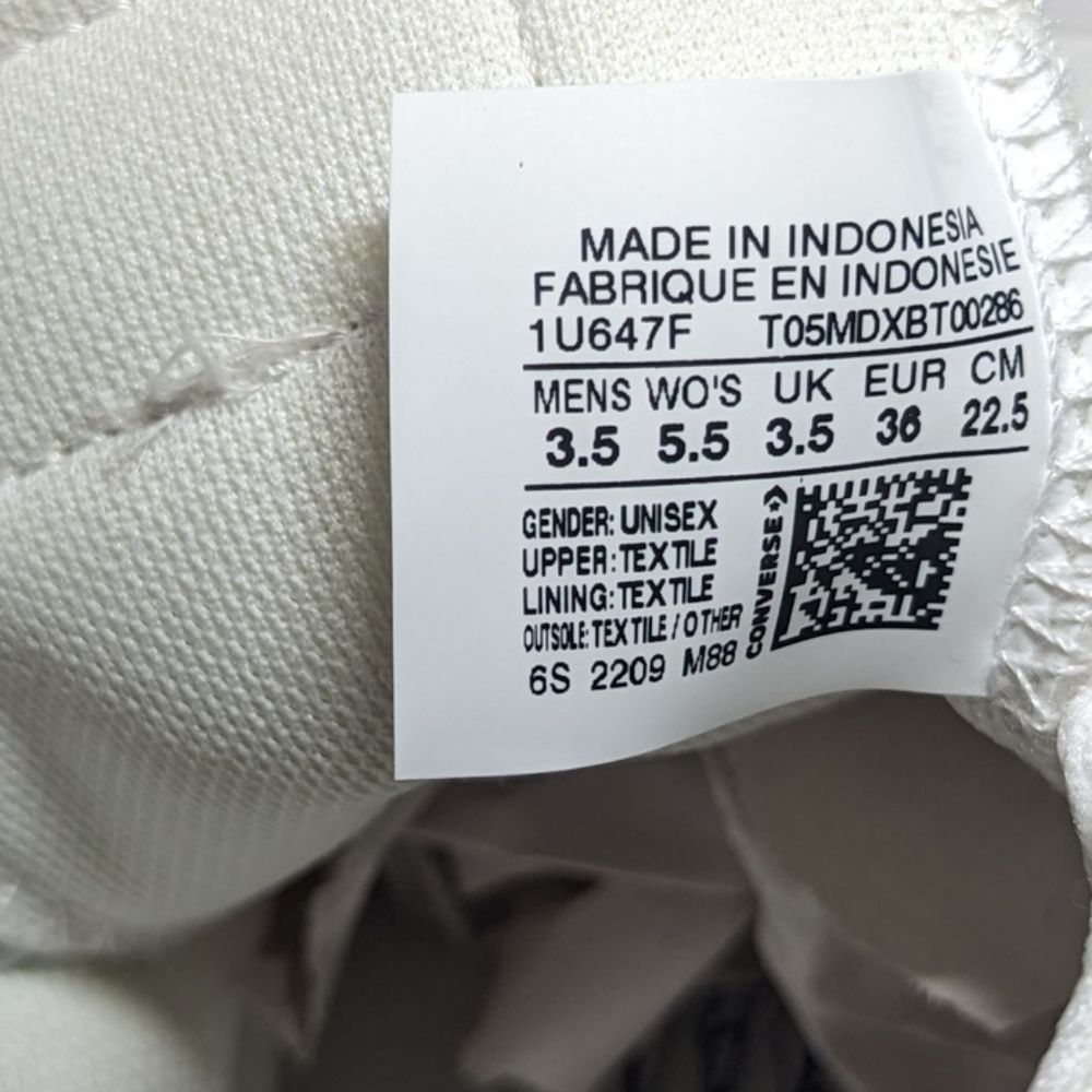Converse Chuck Taylor All Star Canvas Sneakers . - Picture 9 of 15